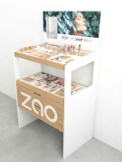 espositore con monitor info point